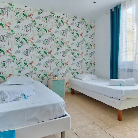 Apartment T4 Avec 3 Et Balcon A Mazargues