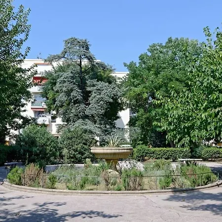 Apartment T4 Avec 3 Et Balcon A Mazargues Marseille